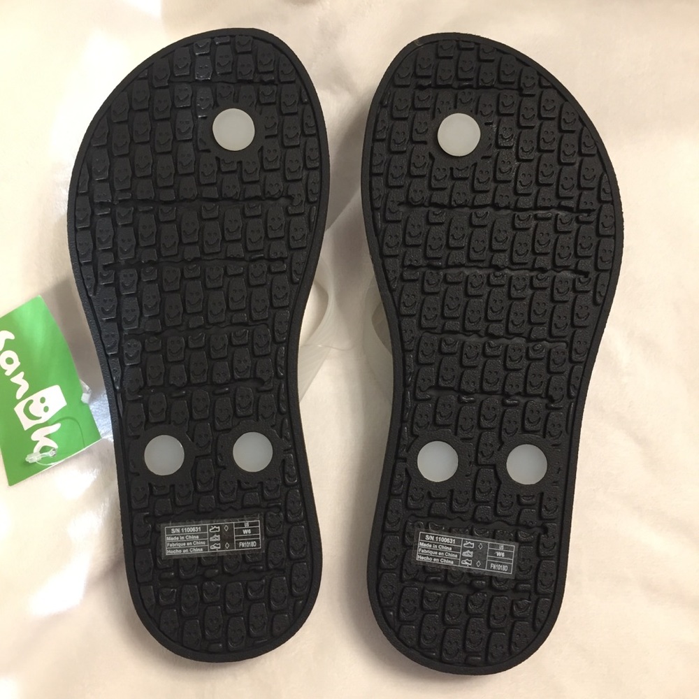SANUK Size 6 Flip Flop Shoes NWT - Picture 5 of 8